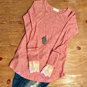 🥰 Beautiful Pink Long Sleeve Top with Lace Cuffs